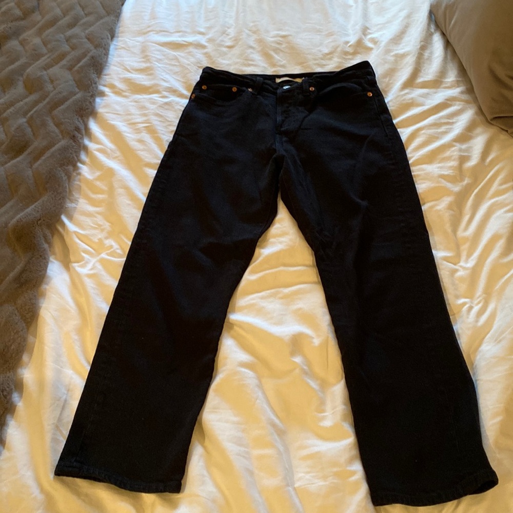 Black Levi wedgie fit jeans. Size 28